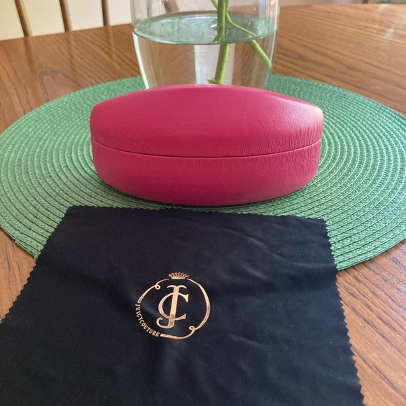 Juicy couture, eyeglass case - Picture 2 of 3